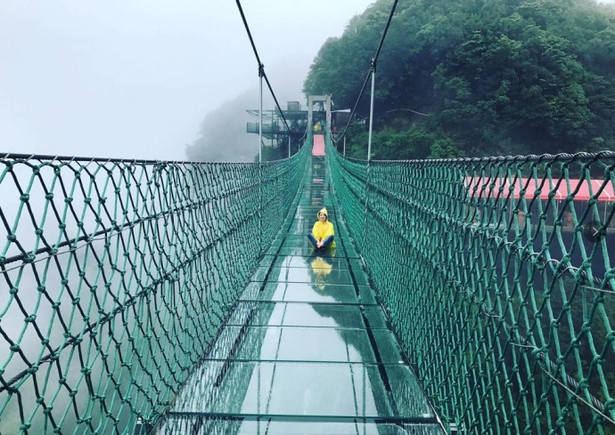 景区玻璃吊桥和玻璃栈道哪个更刺激