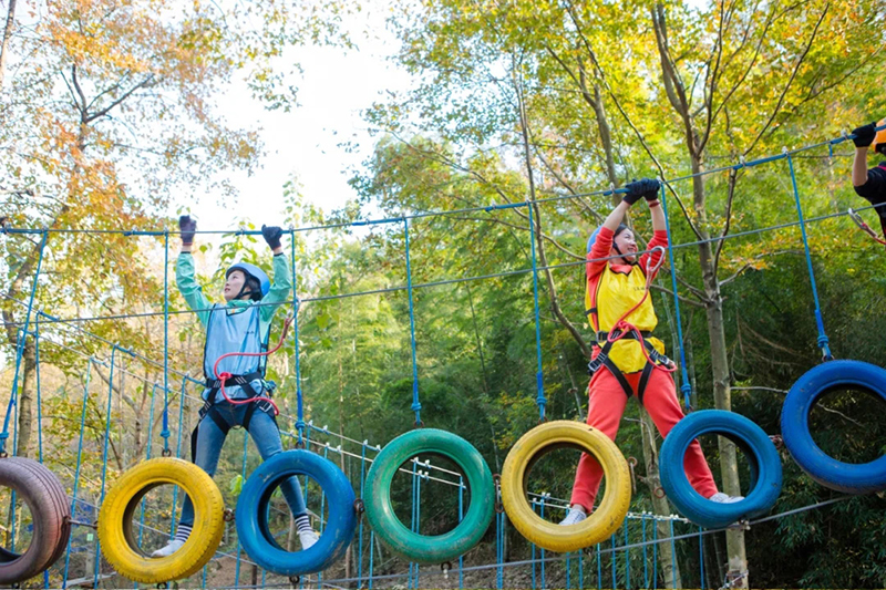 户外拓展丛林穿越，年轻人最爱冒险刺激运动之一