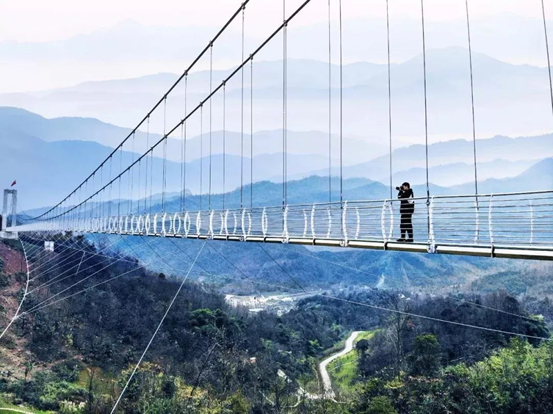 景区网红打卡项目玻璃观景台和玻璃桥哪个好