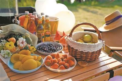 “露营风”悄然“出圈”乡村经济迎新“风口”